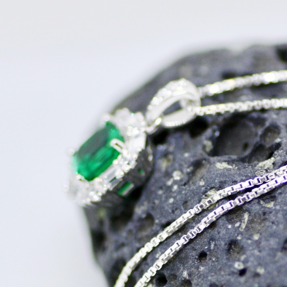 Emerald Pendant Solid Sterling Silver, May Birthstone, 20th Anniversaries - Picture 6 of 6